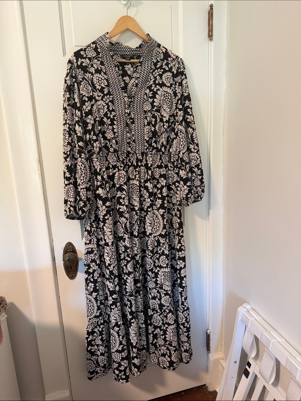 Maggy London Black and White Floral Maxi Dress with V-Neck Trim